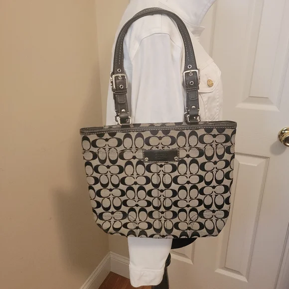 Coach Hadley Black and Gray Signature Canvas With Leather Trim Tote Bag - Picture 2 of 16